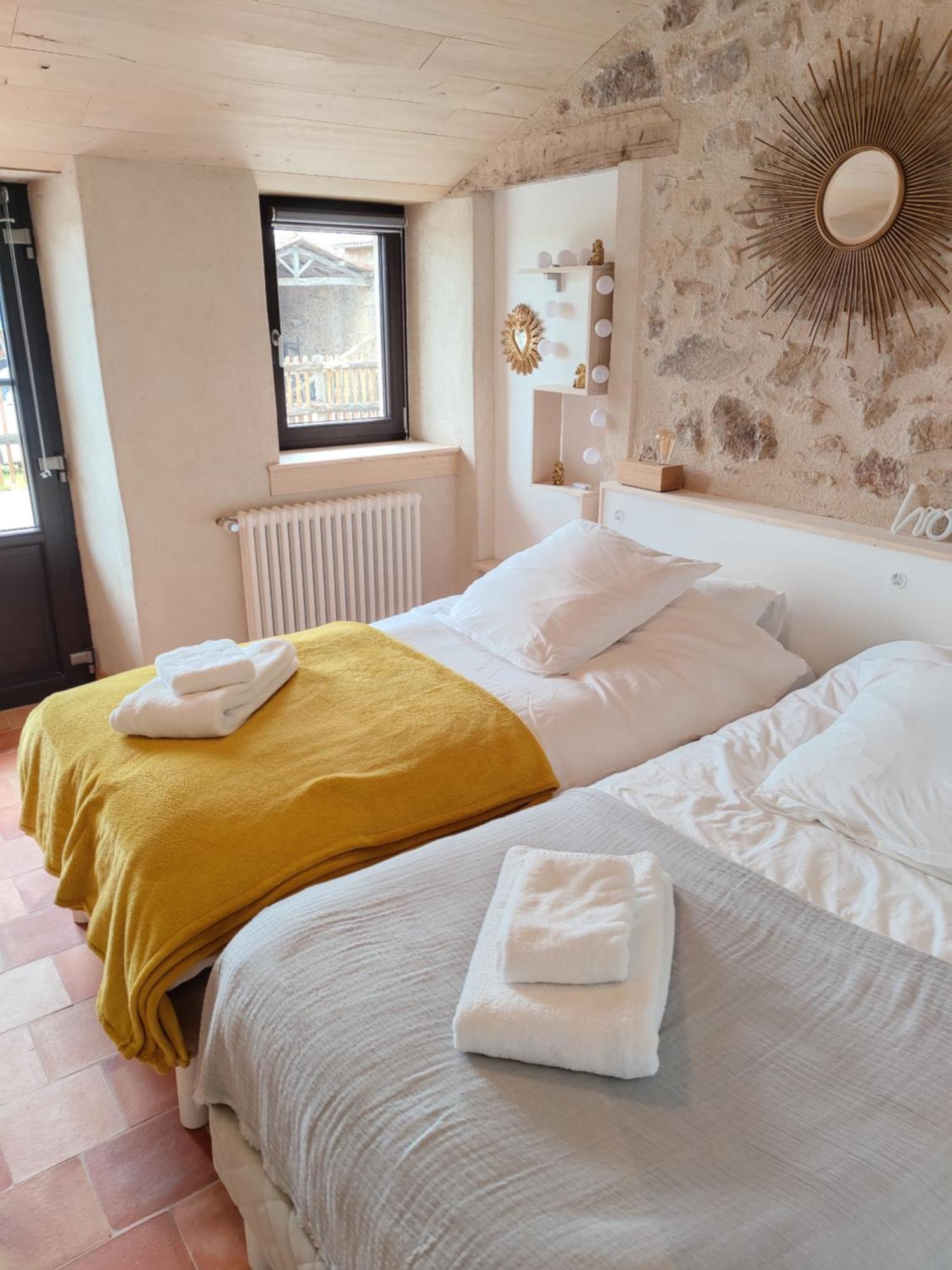 Le Moulin Du Fresne, Chambres D'Hotes Gourgé 外观 照片