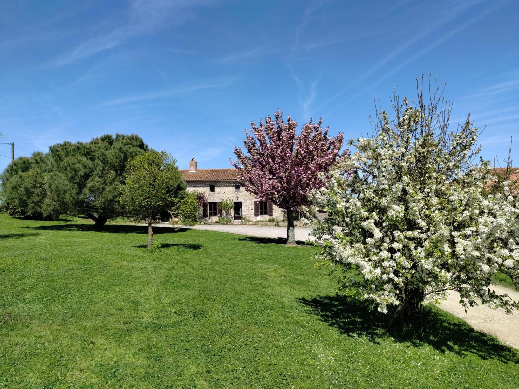 Le Moulin Du Fresne, Chambres D'Hotes Gourgé 外观 照片